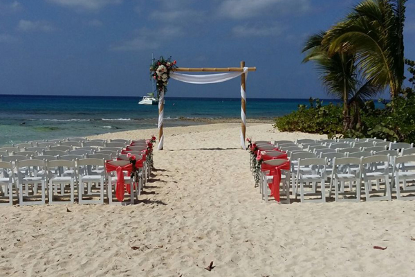 5 Things You Need to Know Before You Plan a Beach Wedding in the Cayman Islands