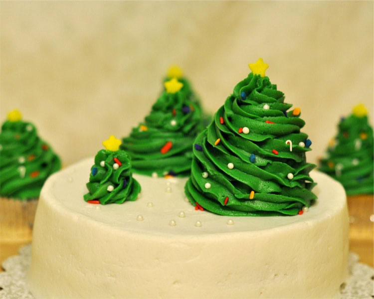 Pine-Tree-Cake