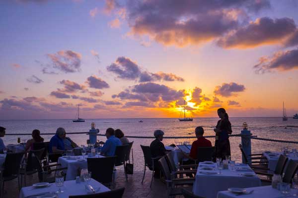 Enjoy your dinner at waterfront restaurant in Cayman Islands – The Wharf